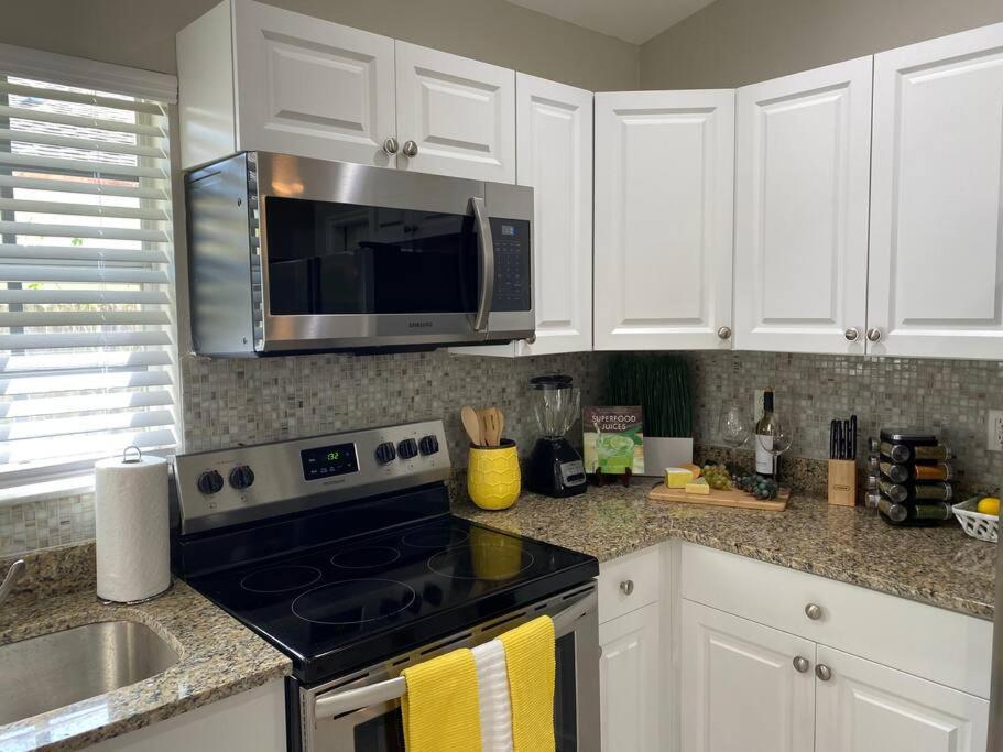 Spacious Home Near Downtown & The Beach Delray Beach Exterior photo